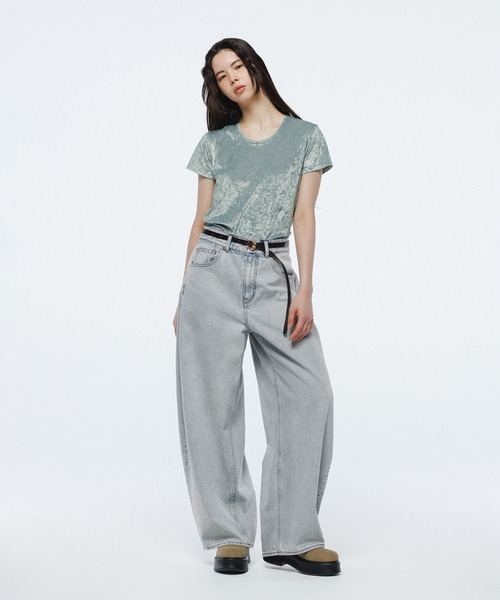 ADAM ET ROPE'(アダムエロペ)の「【定番】・【サステナブル】バックタックワイドデニム(デニムパンツ・レディース・サックスブルー・36/38)」の3枚目の写真