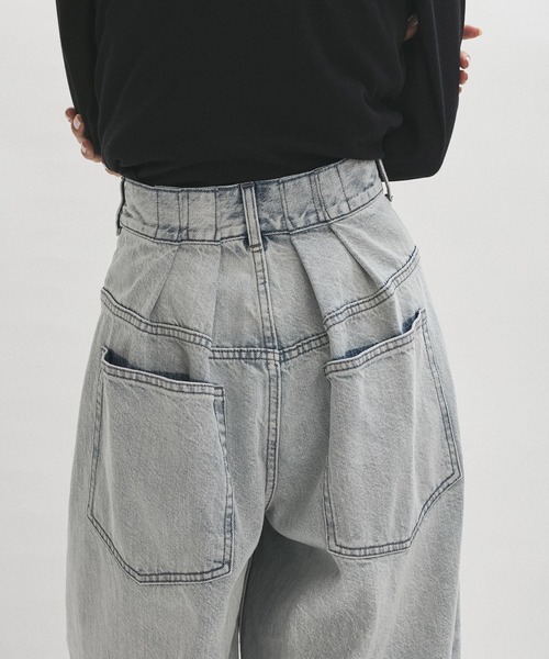 ADAM ET ROPE'(アダムエロペ)の「【定番】・【サステナブル】バックタックワイドデニム(デニムパンツ・レディース・サックスブルー・36/38)」の9枚目の写真