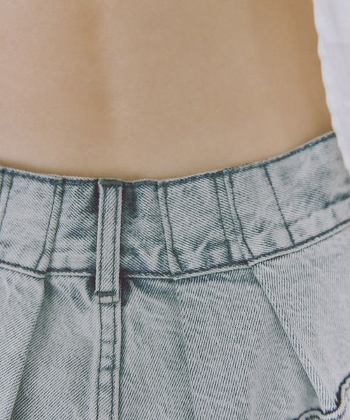 ADAM ET ROPE'(アダムエロペ)の「【定番】・【サステナブル】バックタックワイドデニム(デニムパンツ・レディース・サックスブルー・36/38)」の19枚目の写真