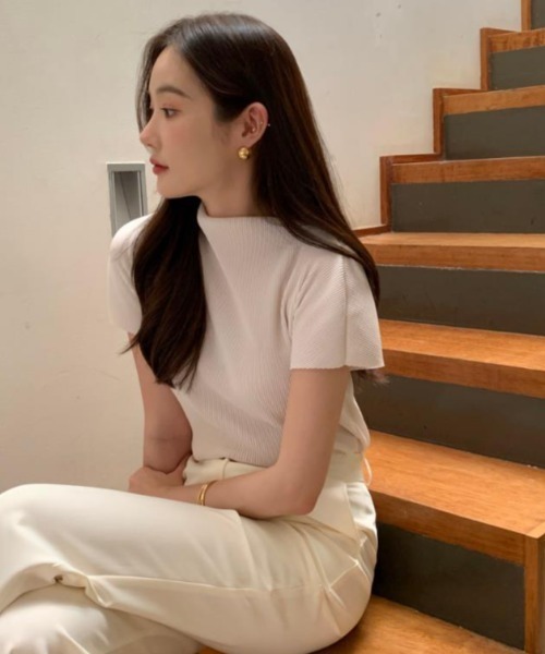semplice(センプリチェ)の「Tシャツ【韓国ファッション】(Tシャツ/カットソー・レディース・ブラウン/ブラック/ホワイト・F)」の4枚目の写真