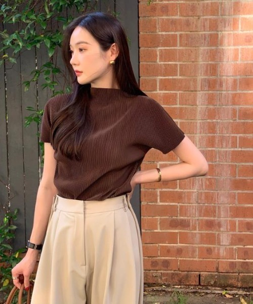 semplice(センプリチェ)の「Tシャツ【韓国ファッション】(Tシャツ/カットソー・レディース・ブラウン/ブラック/ホワイト・F)」の13枚目の写真