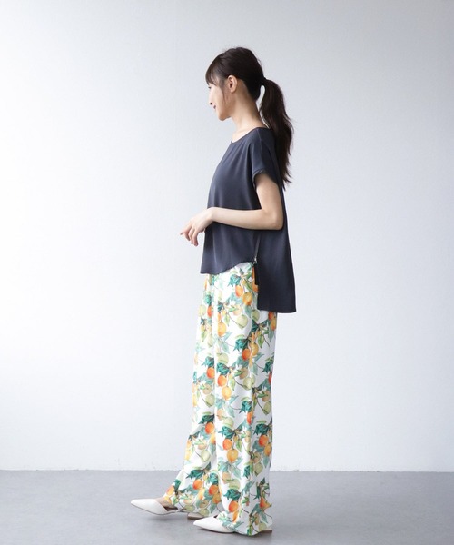Jines(ジネス)の「レモンプリントタックパンツ(スラックス・レディース・ホワイト/ブラック・38)」の7枚目の写真