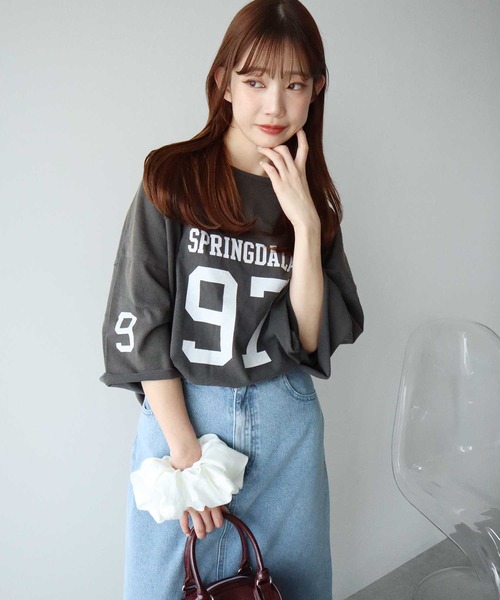 earth music&ecology(アースミュージックアンドエコロジー)の「ナンバリングビッグTシャツ(Tシャツ/カットソー・レディース・アイボリー/ダークグレー/ブラウン・FREE)」の17枚目の写真