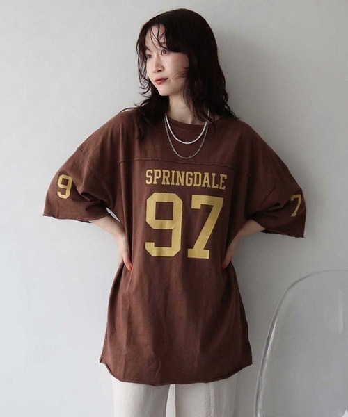 earth music&ecology(アースミュージックアンドエコロジー)の「ナンバリングビッグTシャツ(Tシャツ/カットソー・レディース・アイボリー/ダークグレー/ブラウン・FREE)」の21枚目の写真