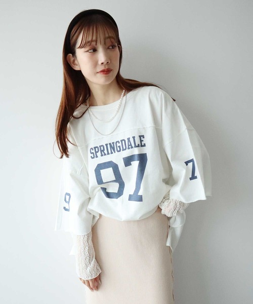 earth music&ecology(アースミュージックアンドエコロジー)の「ナンバリングビッグTシャツ(Tシャツ/カットソー・レディース・アイボリー/ダークグレー/ブラウン・FREE)」の4枚目の写真