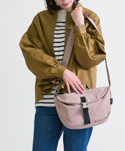 LIZDAYS(リズデイズ)の「Kacchirin SHOULDER BAG(ショルダーバッグ・レディース・ベージュ/グリーン系/サーモンピンク/ブルーグレー・FREE)」の4枚目の写真