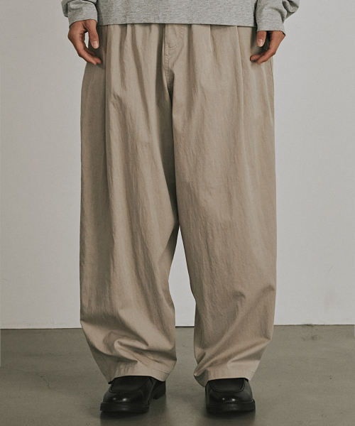 KANEITEI(カネイテイ)の「SOFT TOUCH TWO TUCK SLACKS (BEIGE)(スラックス・レディース・Beige・MEDIUM/LARGE/X-LARGE)」の1枚目の写真