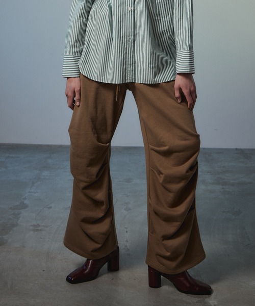 MAISON SPECIAL(メゾンスペシャル)の「【2026Autumn PRE-ORDER】Hem Tuck Sweatpants/裾タックスウェットパンツ(スウェットパンツ・レディース・ライトグレー/キャメル/チャコールグレー・38/36)」の3枚目の写真