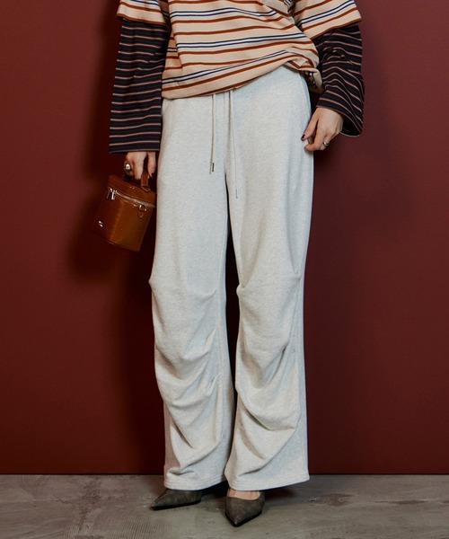MAISON SPECIAL(メゾンスペシャル)の「【2026Autumn PRE-ORDER】Hem Tuck Sweatpants/裾タックスウェットパンツ(スウェットパンツ・レディース・ライトグレー/キャメル/チャコールグレー・38/36)」の2枚目の写真