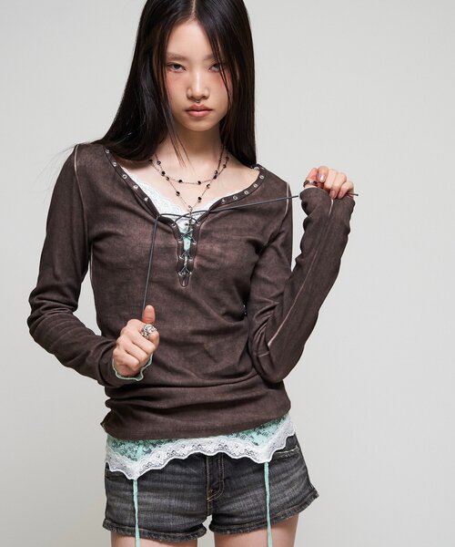 WHO'S WHO gallery(フーズフーギャラリー)の「【WEB限定】プロセストレースアップトップス(Tシャツ/カットソー・レディース・ミント/アイボリー/ブラウン/ブラック・FREE)」の1枚目の写真