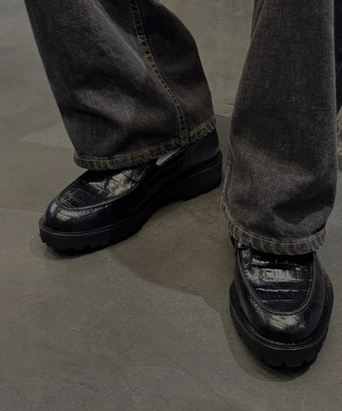 The Kenford Fineshoes(ケンフォードファインシューズ)の「NEW CLASSIC COIN LOAFERS BLACK CROCODILE(ローファー・メンズ・ブラック・27/26.5/26/25.5/25)」の1枚目の写真