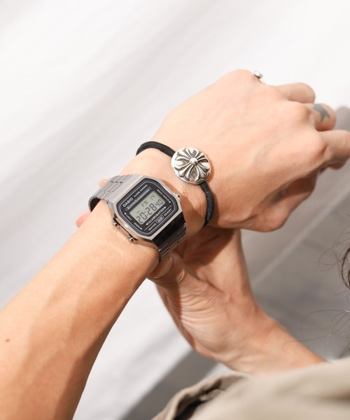 CASIO(カシオ)の「【RE】【CASIO(カシオ)】BASIC DIGITAL METALLIC(デジタル腕時計・メンズ・ゴールド/ブラック系その他/ブラック系その他2・FREE)」の4枚目の写真