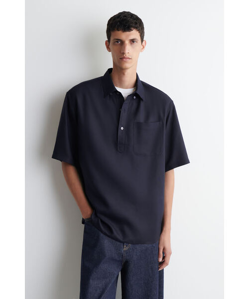 COS(コス)の「オーバーサイズ プルオーバーシャツ(シャツ/ブラウス・メンズ・ネイビー・M/XS/S/L/XL)」の5枚目の写真