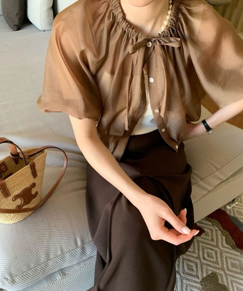 Girly Doll(ガーリードール)の「ギャザーネックパフスリシアーブラウス(シャツ/ブラウス・レディース・ベージュ/ブラック/ブラウン・FREE)」の8枚目の写真