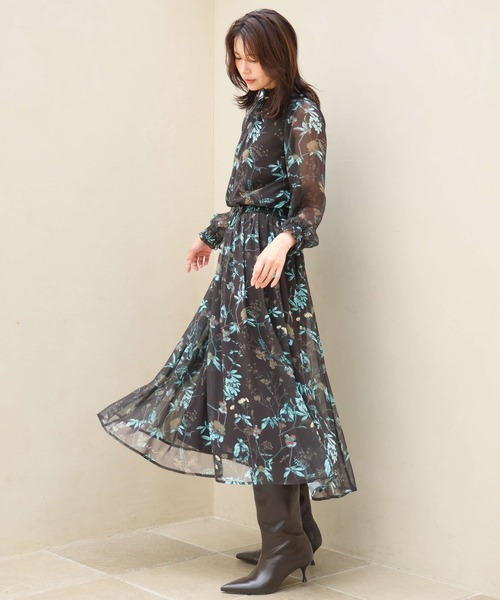MK MICHEL KLEIN（エムケーミッシェルクラン）の「[洗える]水彩花柄シフォンブラウス（シャツ/ブラウス・レディース・ダークブラウン/キャメル・38）」の7枚目の写真