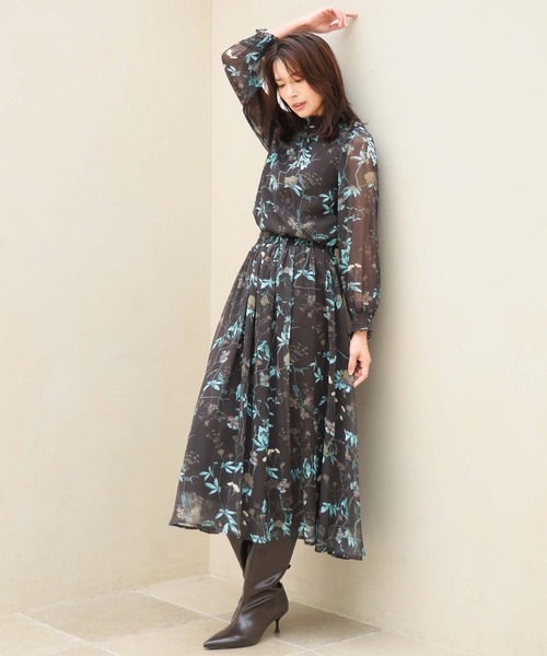 MK MICHEL KLEIN（エムケーミッシェルクラン）の「[洗える]水彩花柄シフォンブラウス（シャツ/ブラウス・レディース・ダークブラウン/キャメル・38）」の8枚目の写真