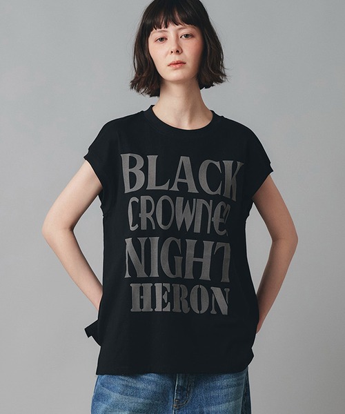 AT THE TRNK(アットザトランク)の「英字ロゴプリント ノースリ Tシャツ AT THE TRNK(Tシャツ/カットソー・レディース・ブラック/チャコール/ホワイト・フリー)」の7枚目の写真
