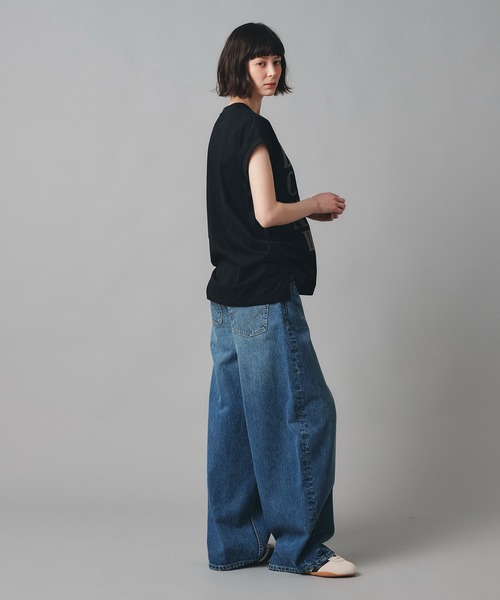 AT THE TRNK(アットザトランク)の「英字ロゴプリント ノースリ Tシャツ AT THE TRNK(Tシャツ/カットソー・レディース・ブラック/チャコール/ホワイト・フリー)」の13枚目の写真