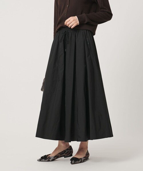 UNITED ARROWS（ユナイテッドアローズ）の「タフタ ジップ フレアスカート ‐ウォッシャブル‐（スカート・レディース・オリーブ/ブラック/ダークブラウン・36/38）」の7枚目の写真