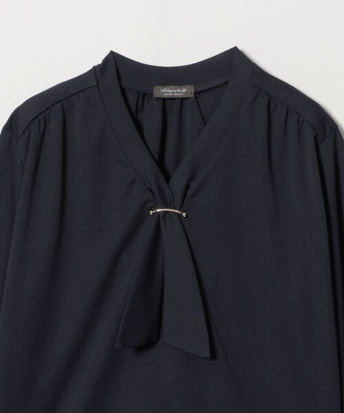 A DAY IN THE LIFE UNITED ARROWS（アデイインザライフユナイテッドアローズ）の「スムース ボウタイカットソー ＜A DAY IN THE LIFE＞（Tシャツ/カットソー・レディース・ライトブルー/オフホワイト/ネイビー・FREE）」の11枚目の写真