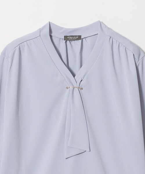 A DAY IN THE LIFE UNITED ARROWS（アデイインザライフユナイテッドアローズ）の「スムース ボウタイカットソー ＜A DAY IN THE LIFE＞（Tシャツ/カットソー・レディース・ライトブルー/オフホワイト/ネイビー・FREE）」の17枚目の写真