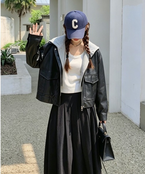 LUCPY(ラクピー)の「フード付きオーバーサイズフェイクレザージャケット(その他トップス・レディース・ブラック・XX-LARGE/X-LARGE/LARGE/MEDIUM)」の6枚目の写真