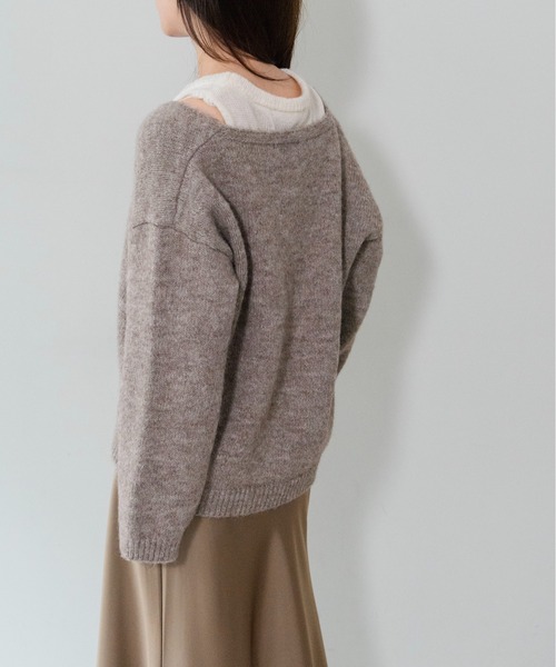 on:nue（オンニュ）の「【on:nue】[2点セット] Vネックレイヤード起毛ニット /26-27 AW COLLECTION（ニット/セーター・レディース・ベージュ/アイボリー/グレー・FREE）」の10枚目の写真
