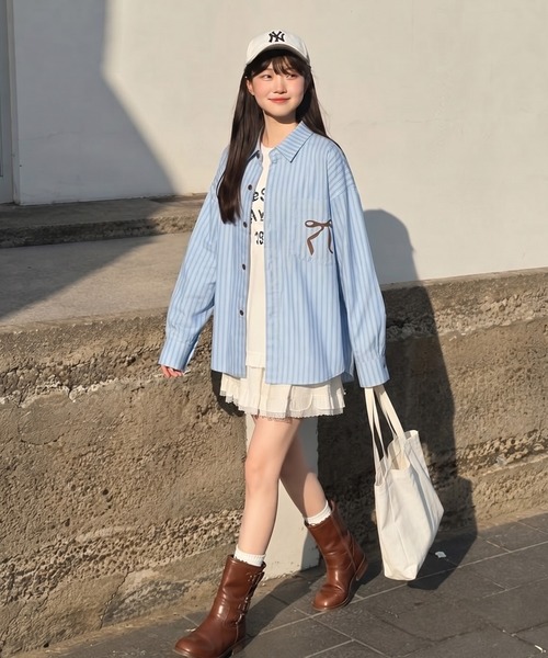 HOOK(フック)の「HOOK for girls リボンプリントストライプオーバーシャツ(シャツ/ブラウス・レディース・ブルー・S)」の5枚目の写真