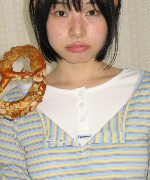 RONRON(ロンロン)の「LAYERED HENRYNECK LONG SLEEVE BLUE STRIPE(Tシャツ/カットソー・レディース・その他・FREE)」の2枚目の写真