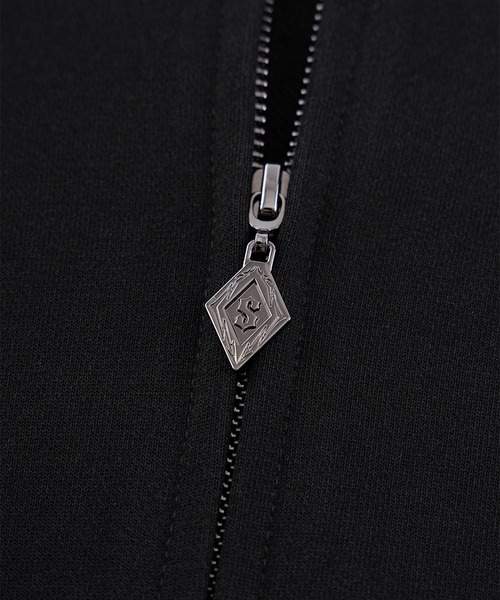 SUPPLIER(サプライヤー)の「SUPPLIER-Multiple Cross Leather Patch Zip Hoodie(パーカー・メンズ・ブラック・FREE)」の6枚目の写真