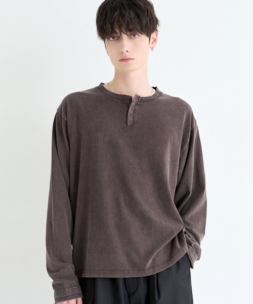 ASTRONOMY(アストロノミー)の「ヘンリーネックロングスリーブTシャツ カットソー ヴィンテージ加工/無地(Tシャツ/カットソー・メンズ・ブラウン/ブラック/ホワイト/チャコール・L/M)」の4枚目の写真