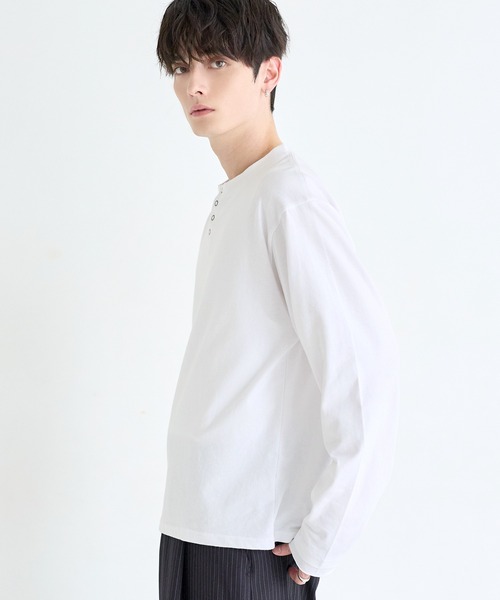 ASTRONOMY(アストロノミー)の「ヘンリーネックロングスリーブTシャツ カットソー ヴィンテージ加工/無地(Tシャツ/カットソー・メンズ・ブラウン/ブラック/ホワイト/チャコール・L/M)」の5枚目の写真