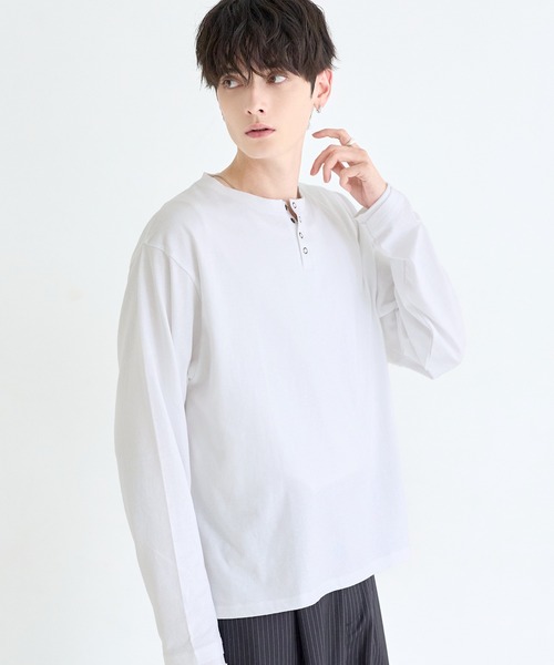 ASTRONOMY(アストロノミー)の「ヘンリーネックロングスリーブTシャツ カットソー ヴィンテージ加工/無地(Tシャツ/カットソー・メンズ・ブラウン/ブラック/ホワイト/チャコール・L/M)」の6枚目の写真