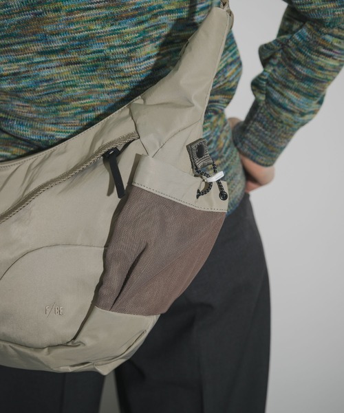 THE GOODLAND MARKET(ザグッドランドマーケット)の「F/CE. TWILL MINI SHOULDER BAG(ショルダーバッグ・メンズ・ベージュ/ブラック・FREE)」の4枚目の写真
