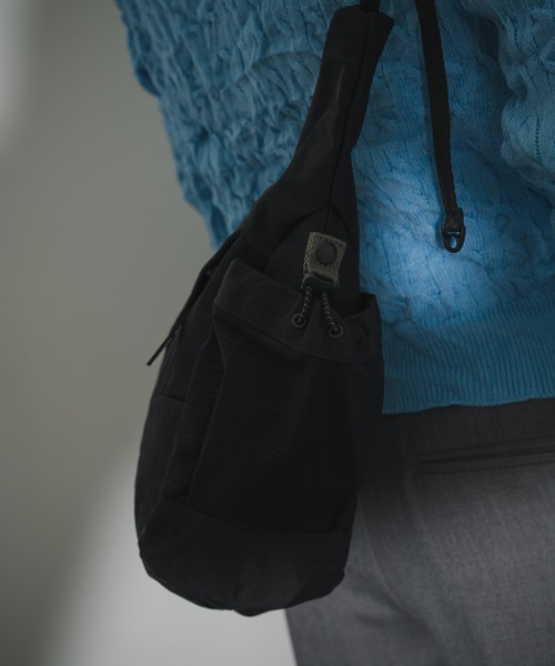 THE GOODLAND MARKET(ザグッドランドマーケット)の「F/CE. TWILL MINI SHOULDER BAG(ショルダーバッグ・メンズ・ベージュ/ブラック・FREE)」の9枚目の写真