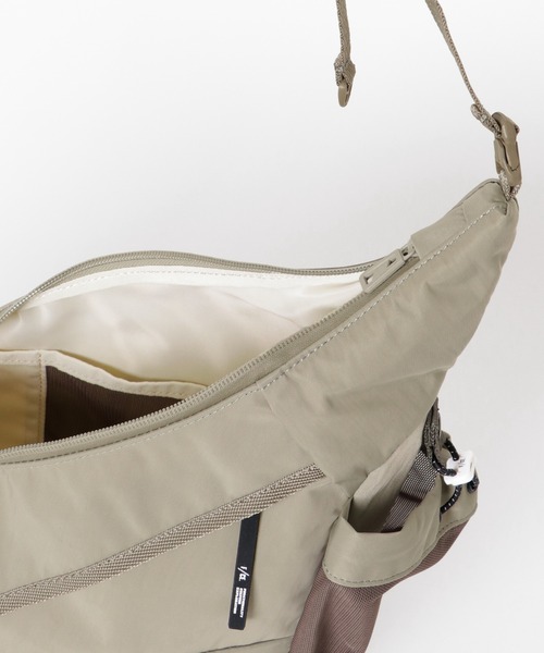 THE GOODLAND MARKET(ザグッドランドマーケット)の「F/CE. TWILL MINI SHOULDER BAG(ショルダーバッグ・メンズ・ベージュ/ブラック・FREE)」の12枚目の写真