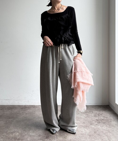 DouDou(ドゥドゥ)の「【WEB限定】前後2WAYフリルビスチェ(シャツ/ブラウス・レディース・ブラック/ベージュ・FREE)」の13枚目の写真