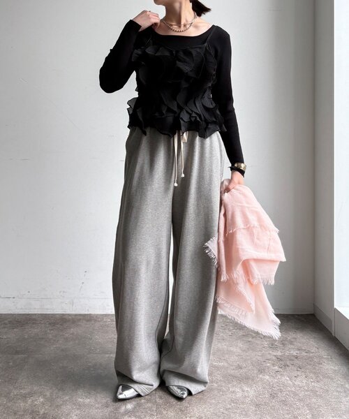 DouDou(ドゥドゥ)の「【WEB限定】前後2WAYフリルビスチェ(シャツ/ブラウス・レディース・ブラック/ベージュ・FREE)」の14枚目の写真