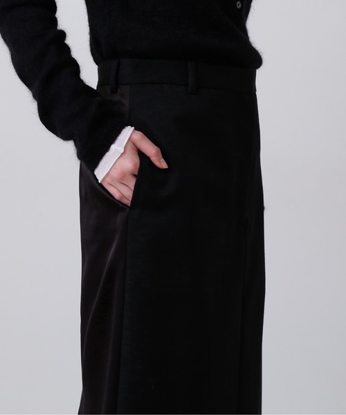 YLEVE(イレーヴ)の「YLEVE / WOOL MOHAIR GABA x VISCOSE COTTON SATIN SKIRT(スカート・レディース・ブラック/ネイビー・0/1/2)」の7枚目の写真