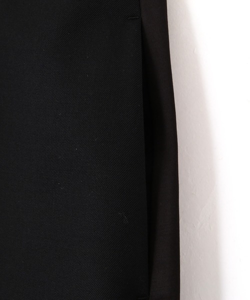 YLEVE(イレーヴ)の「YLEVE / WOOL MOHAIR GABA x VISCOSE COTTON SATIN SKIRT(スカート・レディース・ブラック/ネイビー・0/1/2)」の14枚目の写真