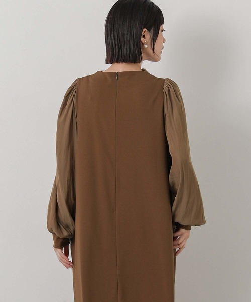 Gready Brilliant(グレディブリリアン)の「カット×割繊スリーブボトルネック(ワンピース・レディース・キャメル/ブラック・FREE)」の9枚目の写真