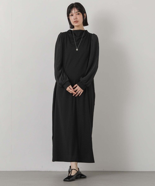 Gready Brilliant(グレディブリリアン)の「カット×割繊スリーブボトルネック(ワンピース・レディース・キャメル/ブラック・FREE)」の10枚目の写真