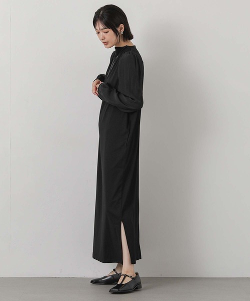 Gready Brilliant(グレディブリリアン)の「カット×割繊スリーブボトルネック(ワンピース・レディース・キャメル/ブラック・FREE)」の11枚目の写真