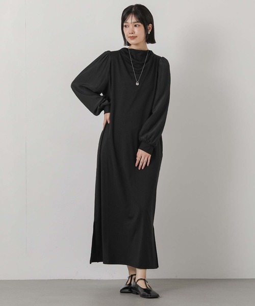 Gready Brilliant(グレディブリリアン)の「カット×割繊スリーブボトルネック(ワンピース・レディース・キャメル/ブラック・FREE)」の14枚目の写真