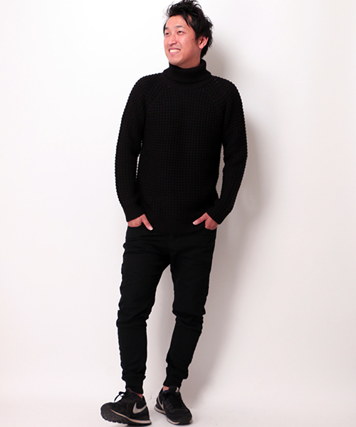 VENCEEXCHANGE（ヴァンスエクスチェンジ）の「【BITTER1月号 掲載商品】ワッフル編みタートルネックプルオーバー（ニット/セーター・メンズ・オフホワイト/ダークグリーン/ブラック・LARGE/MEDIUM）」の7枚目の写真