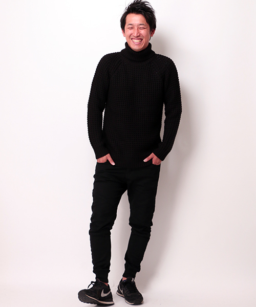 VENCEEXCHANGE（ヴァンスエクスチェンジ）の「【BITTER1月号 掲載商品】ワッフル編みタートルネックプルオーバー（ニット/セーター・メンズ・オフホワイト/ダークグリーン/ブラック・LARGE/MEDIUM）」の8枚目の写真