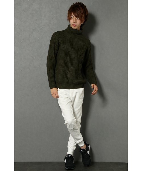 VENCEEXCHANGE（ヴァンスエクスチェンジ）の「【BITTER1月号 掲載商品】ワッフル編みタートルネックプルオーバー（ニット/セーター・メンズ・オフホワイト/ダークグリーン/ブラック・LARGE/MEDIUM）」の14枚目の写真