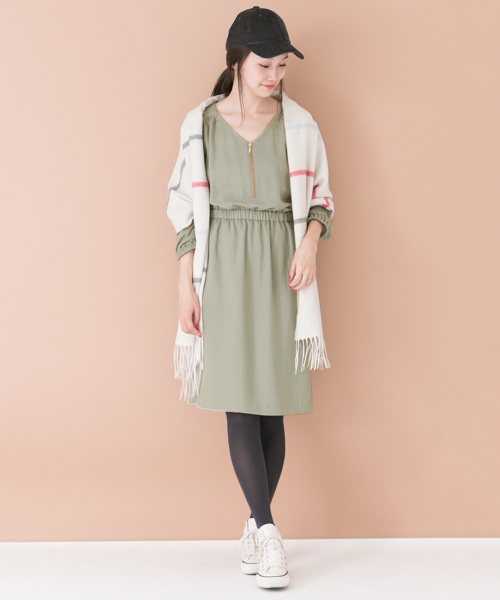 URBAN RESEARCH（アーバンリサーチ）の「UR フロントZIPワンピース（ワンピース・レディース・ベージュ/オリーブ/ブラック・FREE）」の14枚目の写真