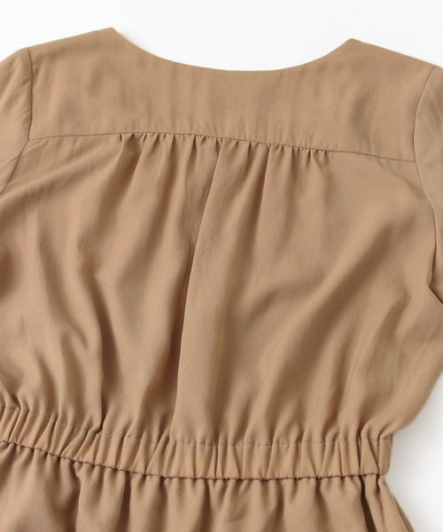 URBAN RESEARCH（アーバンリサーチ）の「UR フロントZIPワンピース（ワンピース・レディース・ベージュ/オリーブ/ブラック・FREE）」の13枚目の写真