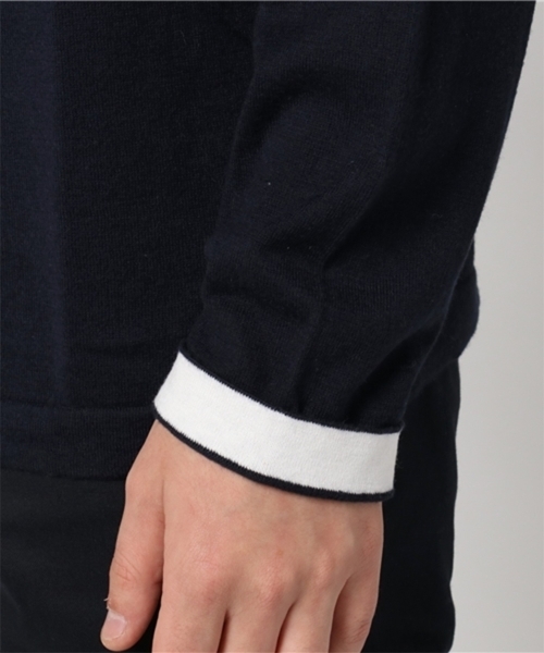ARMANI EXCHANGE(アルマーニエクスチェンジ)の「【AXアルマーニ エクスチェンジ】Vネック ニット(ニット/セーター・メンズ・ネイビー・LARGE/MEDIUM/SMALL/X-LARGE/X-SMALL)」の4枚目の写真